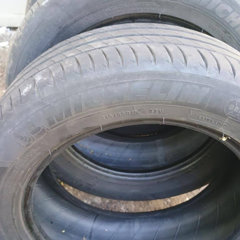 Pneu 215/55/16 - 2