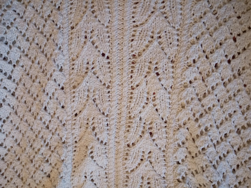 Ručně pletený svetřík - 2