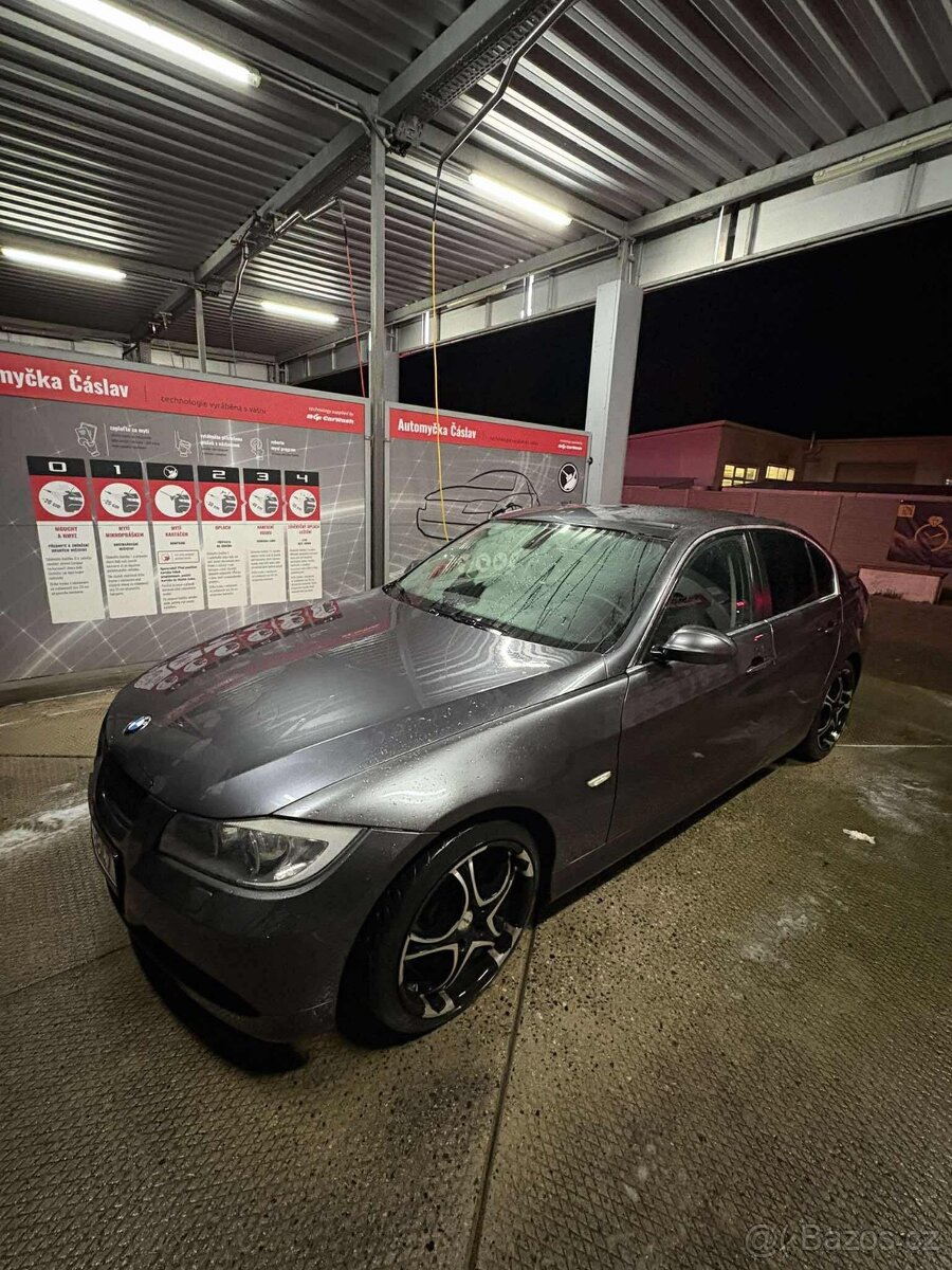 BMW Řada 3 E90 320i 110kW - 2