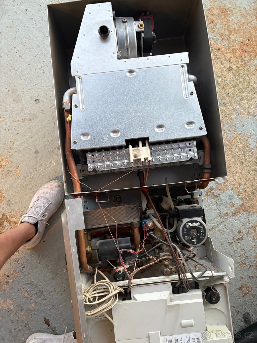 Plynový kotel vaillant Vui 242-7 R2 na díly - 2