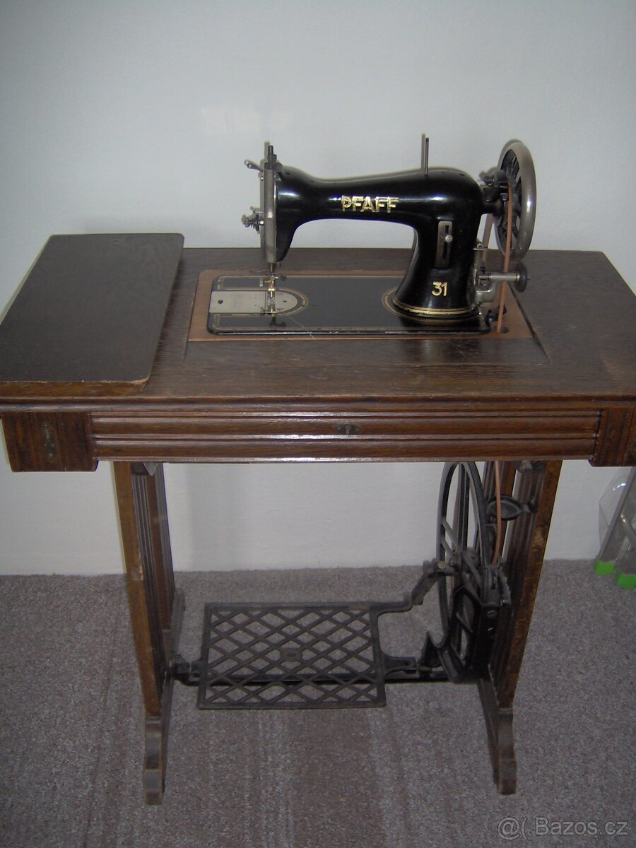 Starý šicí stroj Pfaf - 2
