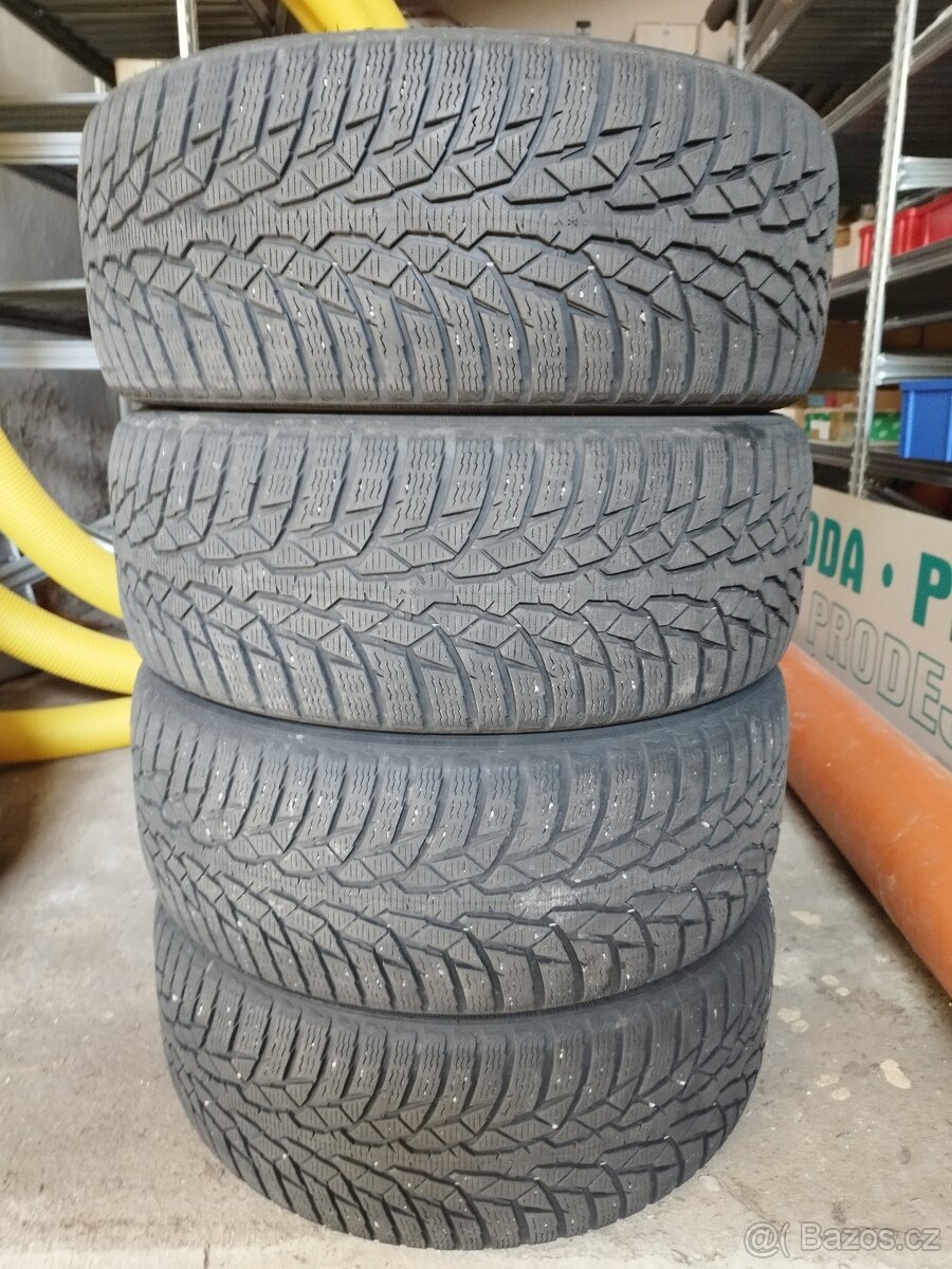 Prodám 4ks zimní pneumatiky NOKIAN 225/50 R18 99H XL - 2