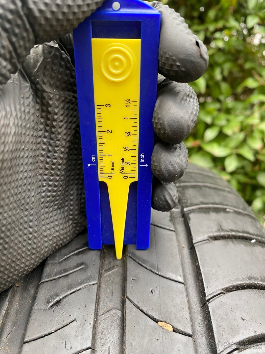 205/60 R16 96H Michelin 3x5mm dot1017 Letní - 2
