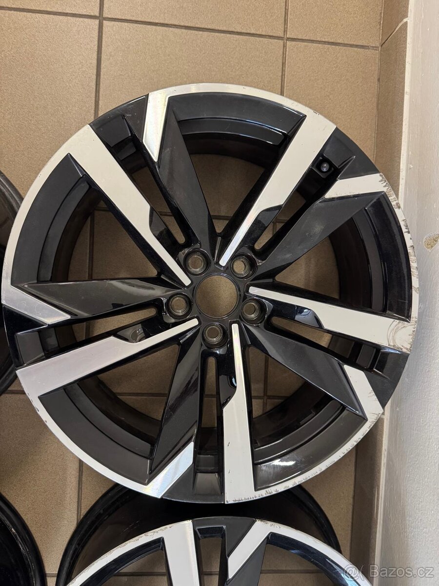 Hliníková kola SUPERIOR R18 - 2