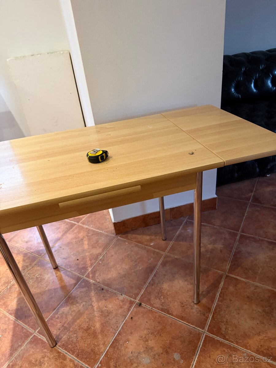 Rozkládací stůl + židle - 2