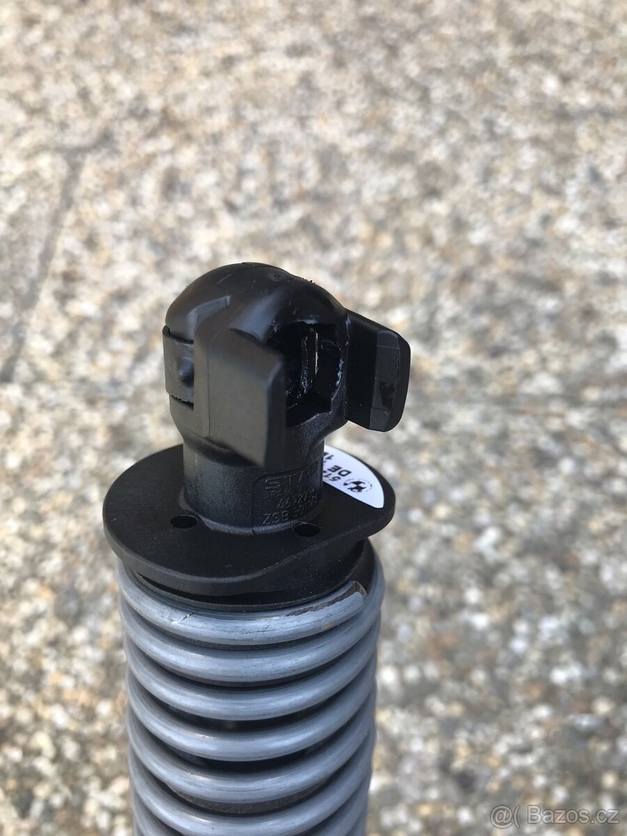 BMW G30 tažná pružina kufru - 2