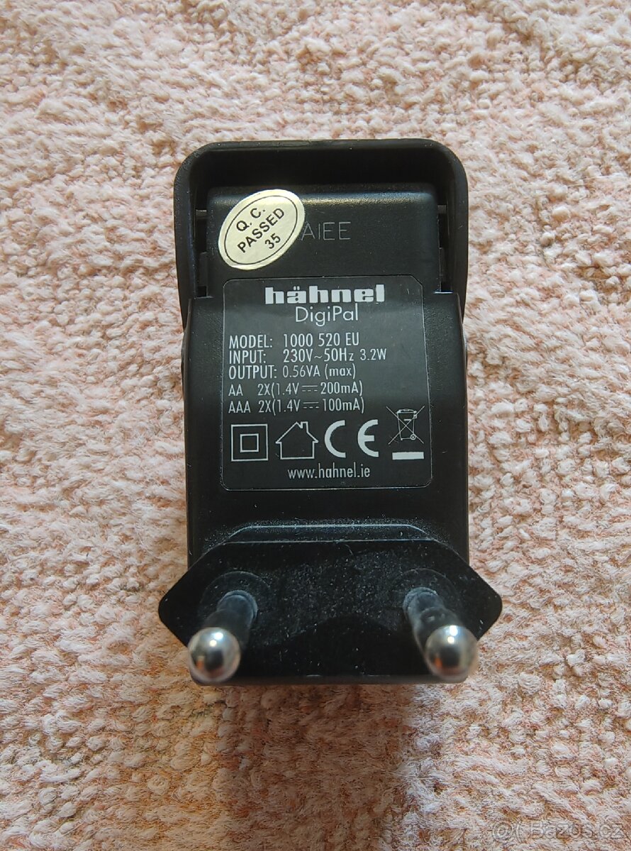 Nabíječka AA a AAA tužkových baterií - 2