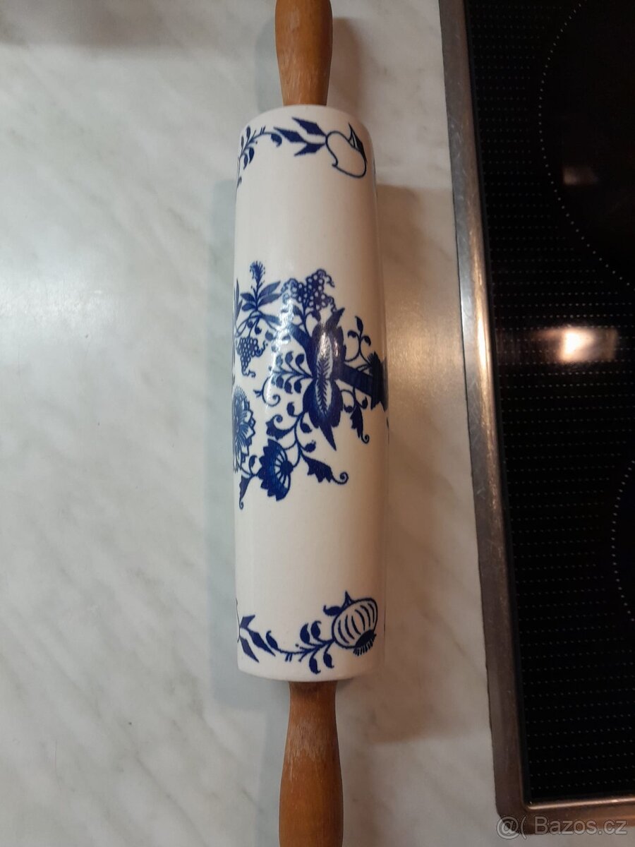 Porcelánový váleček - 2