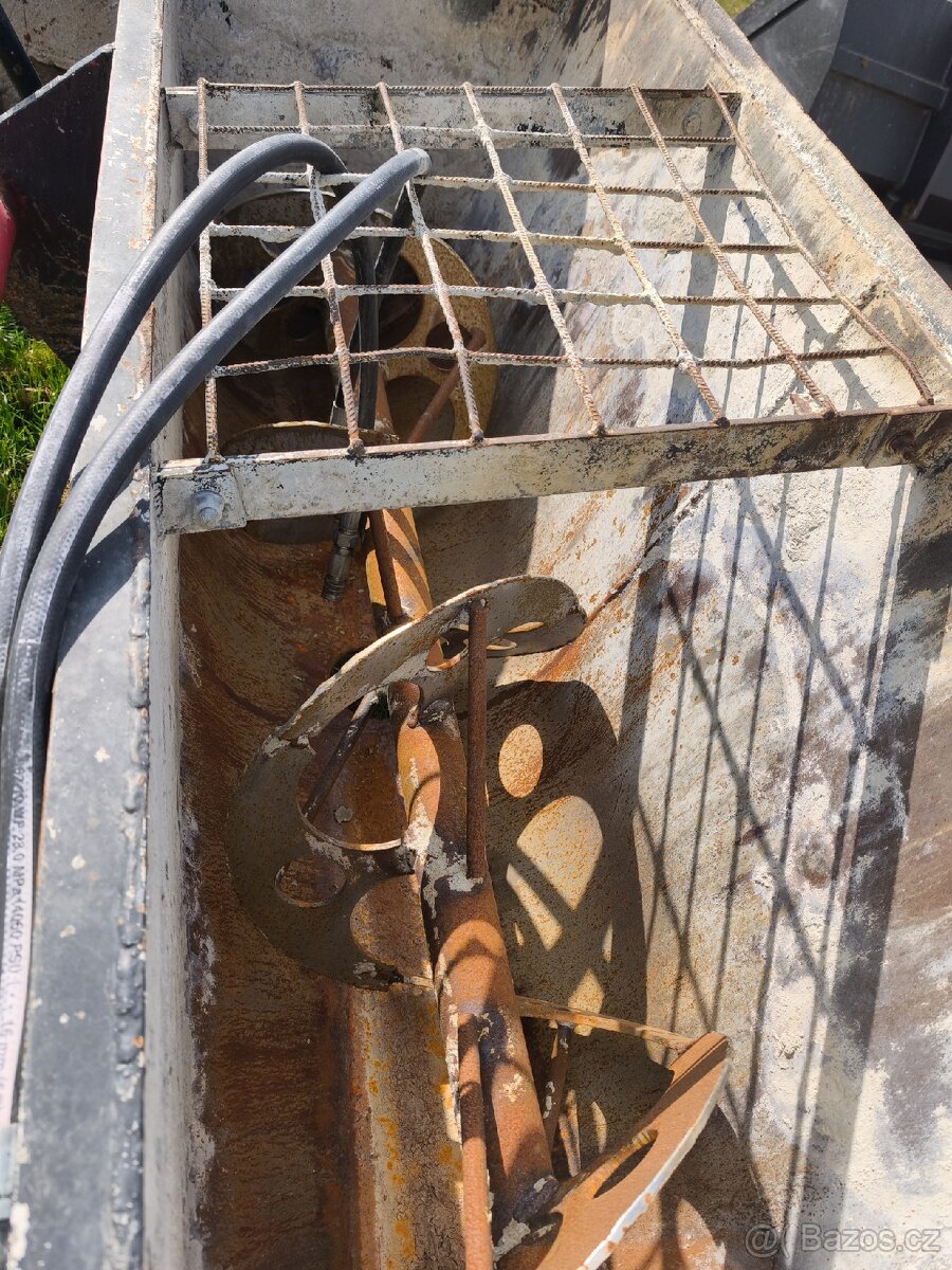 Míchačka,Manitou - 2