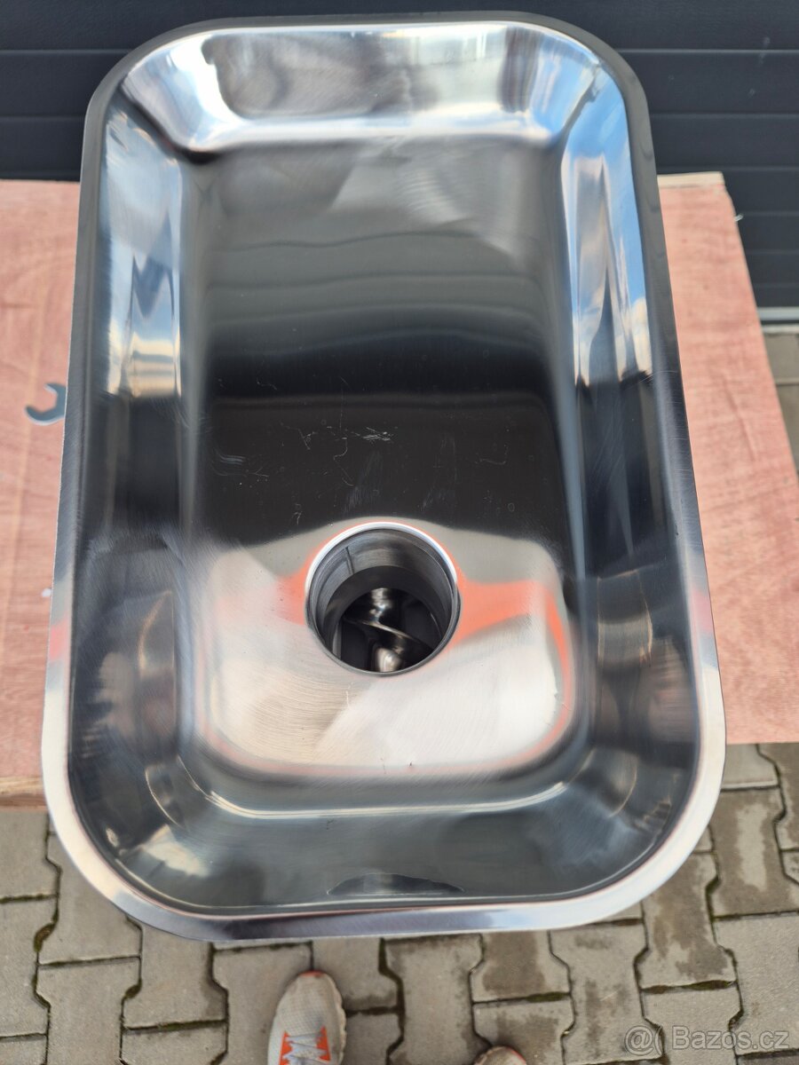 Mlýnek na maso 12" Řeznický vlček - 2