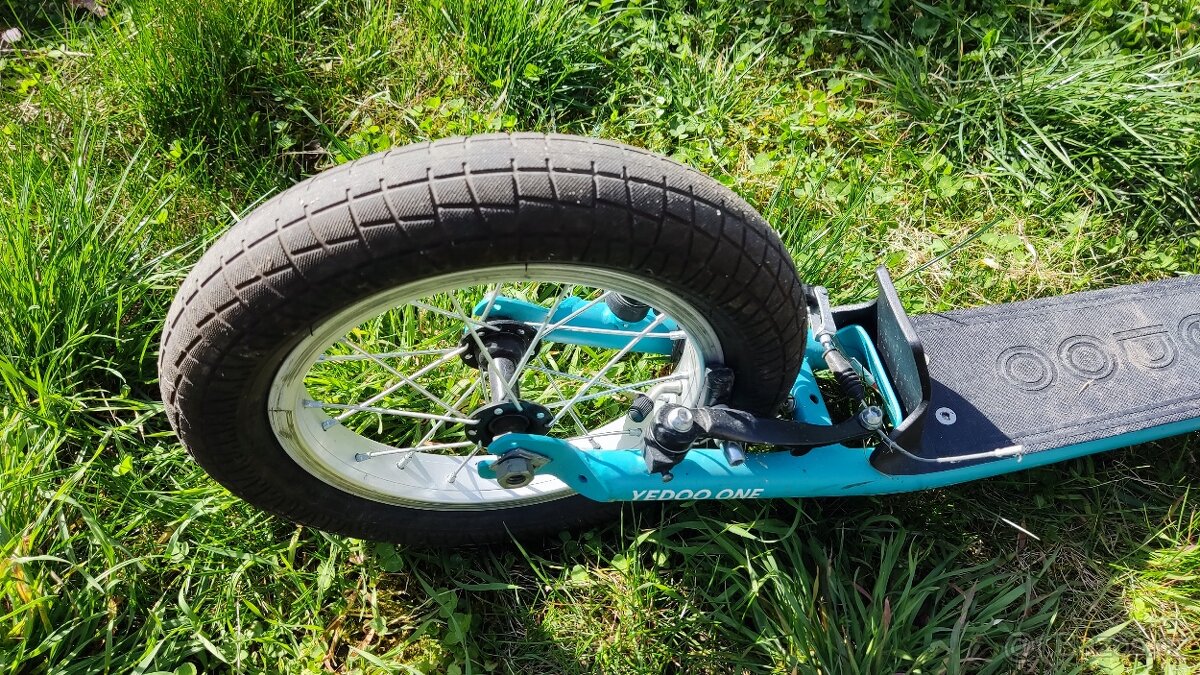 Kolobezka yedoo one. - 2