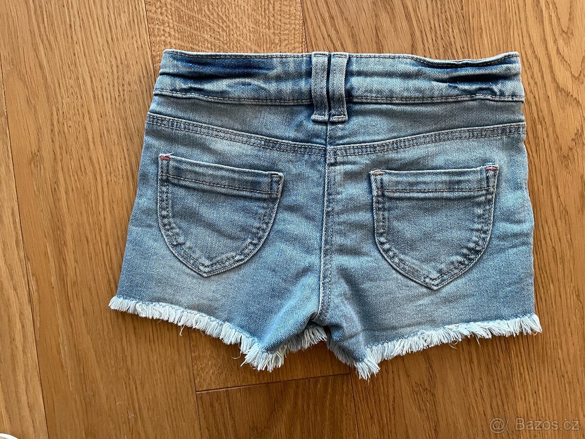 Kraťasy v. 104 Next - 2