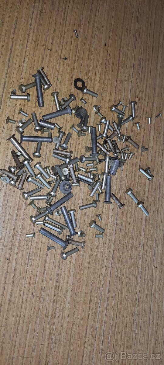 Letecky spojovací material - 2