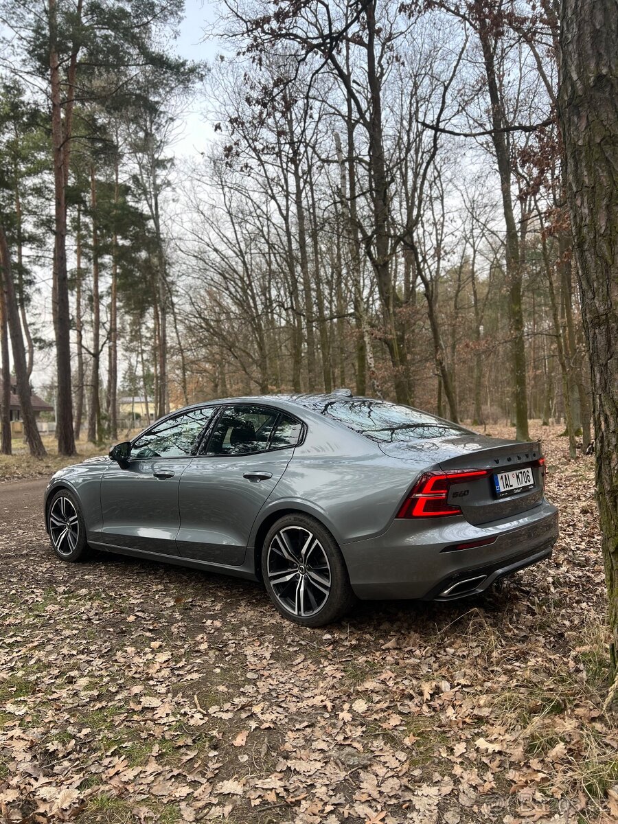 Volvo S60 T5 R-Design - 2