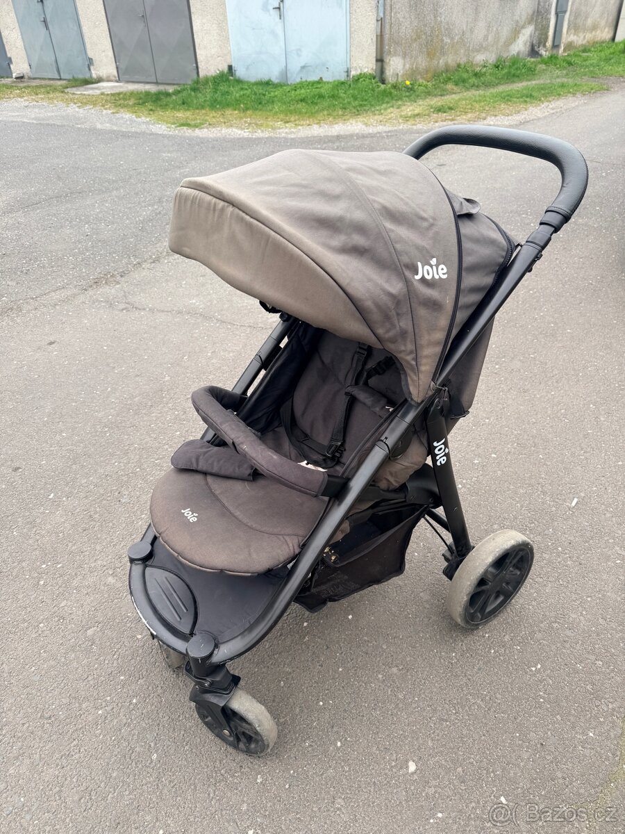 Kočárek JOIE - 2