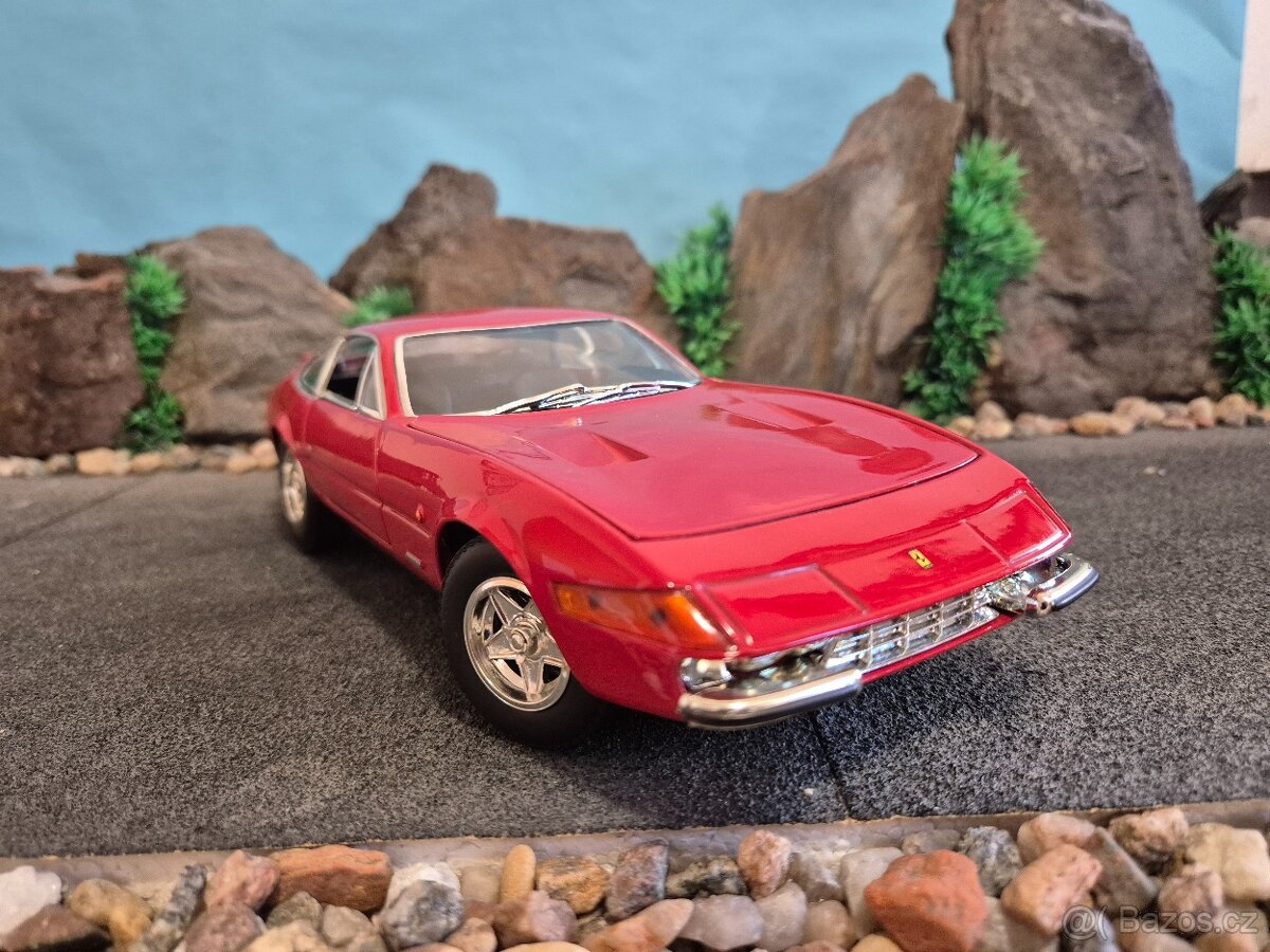 Prodám model 1:18 Ferrari 365GTB/4 - 2