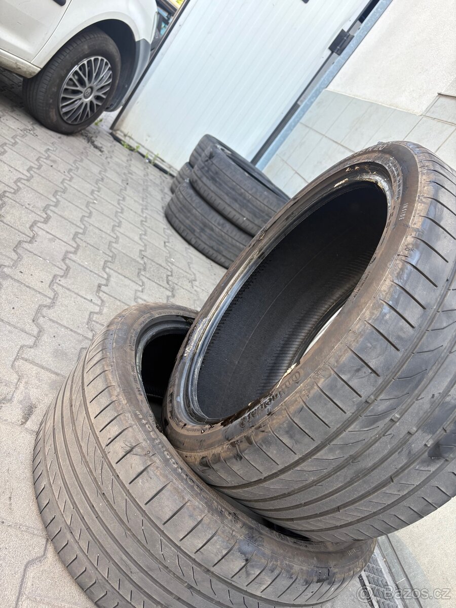 275/35R20 102Y - 2