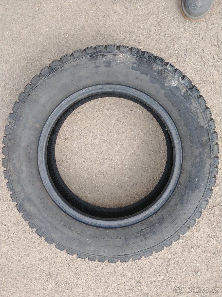 Pneu 195/65 R15 - 2