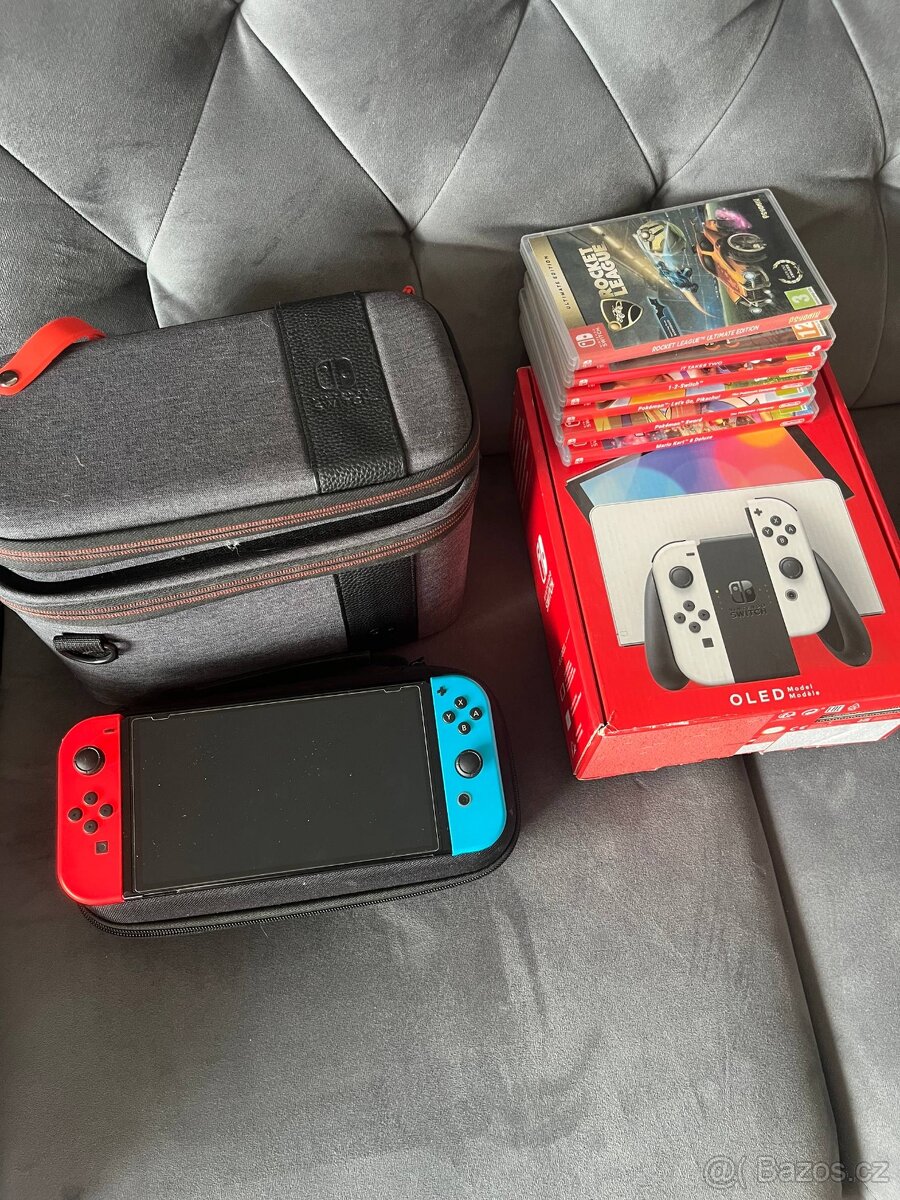 Nintendo Switch OLED + 2x Joy-Con, 2x ovladač, jako nový - 2