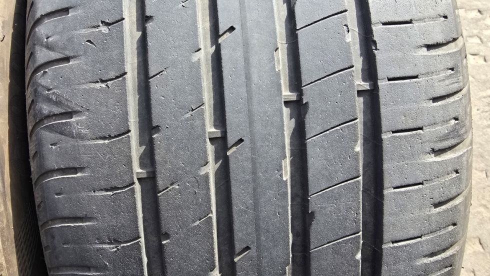 Letní pneu 255/40/20 Good Year - 2