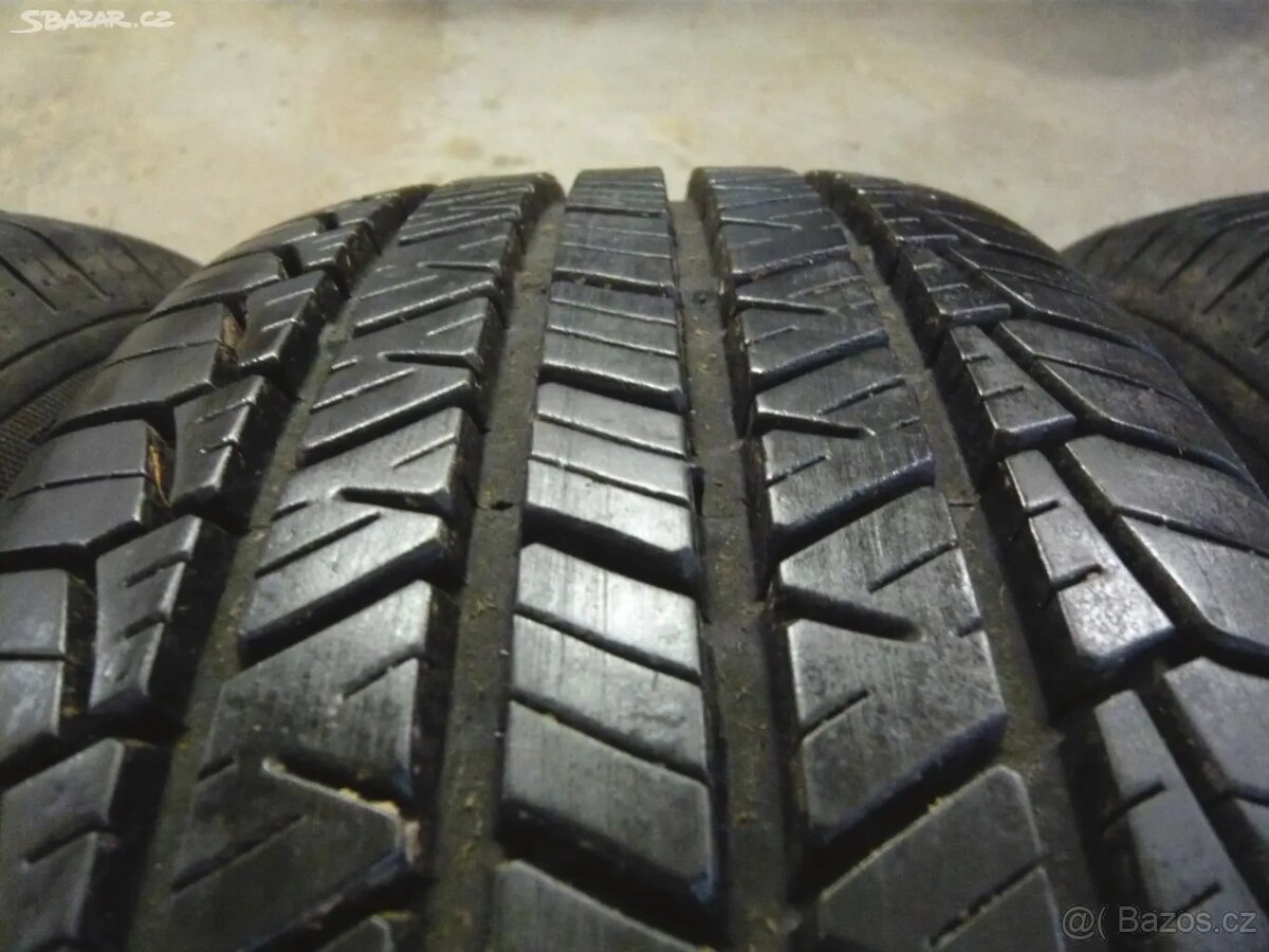 Pneu 215/65/16, 215-65-16, 215 65 16. - - 2