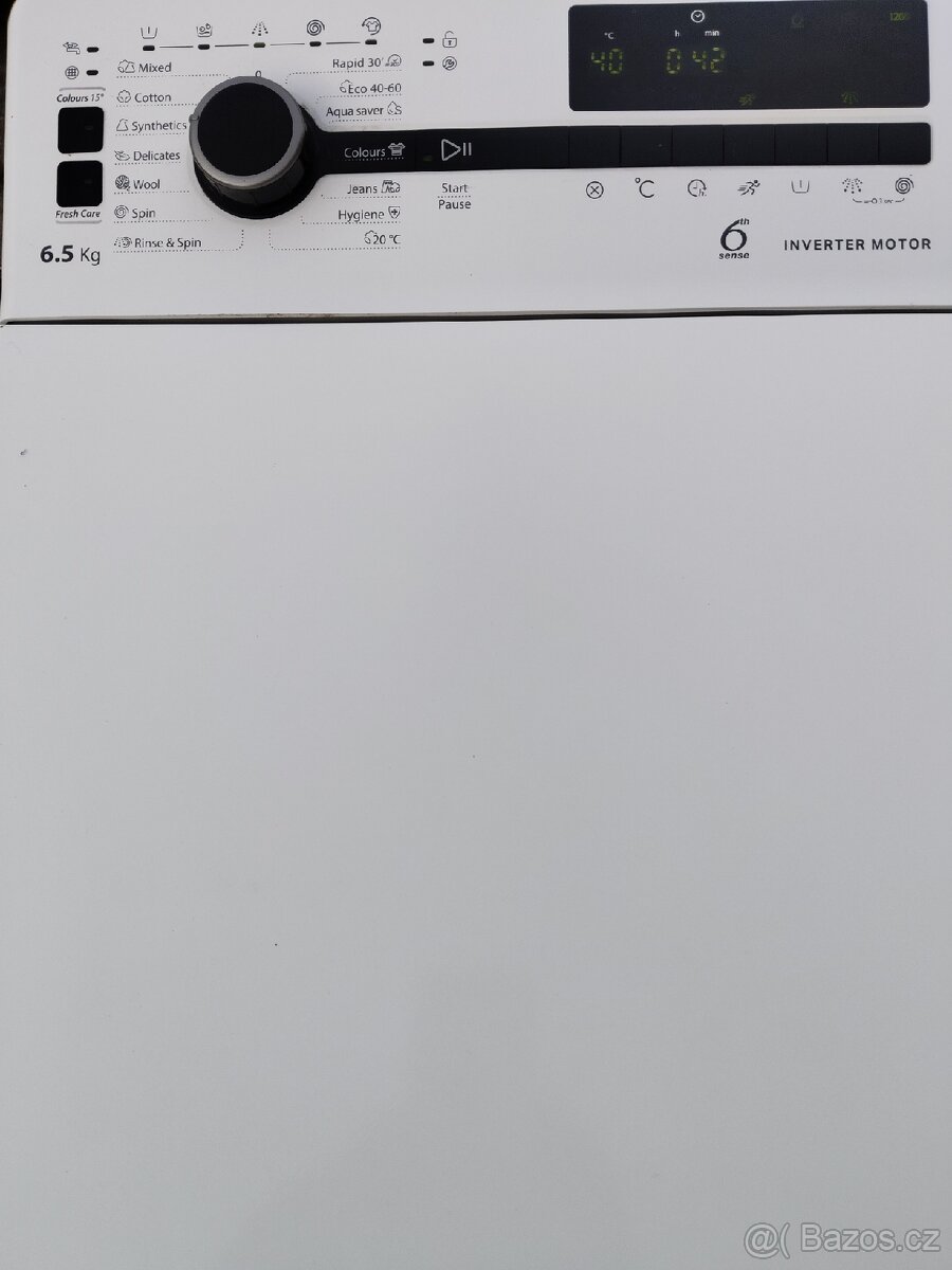 Vrchem plněná pračka Whirlpool - 2