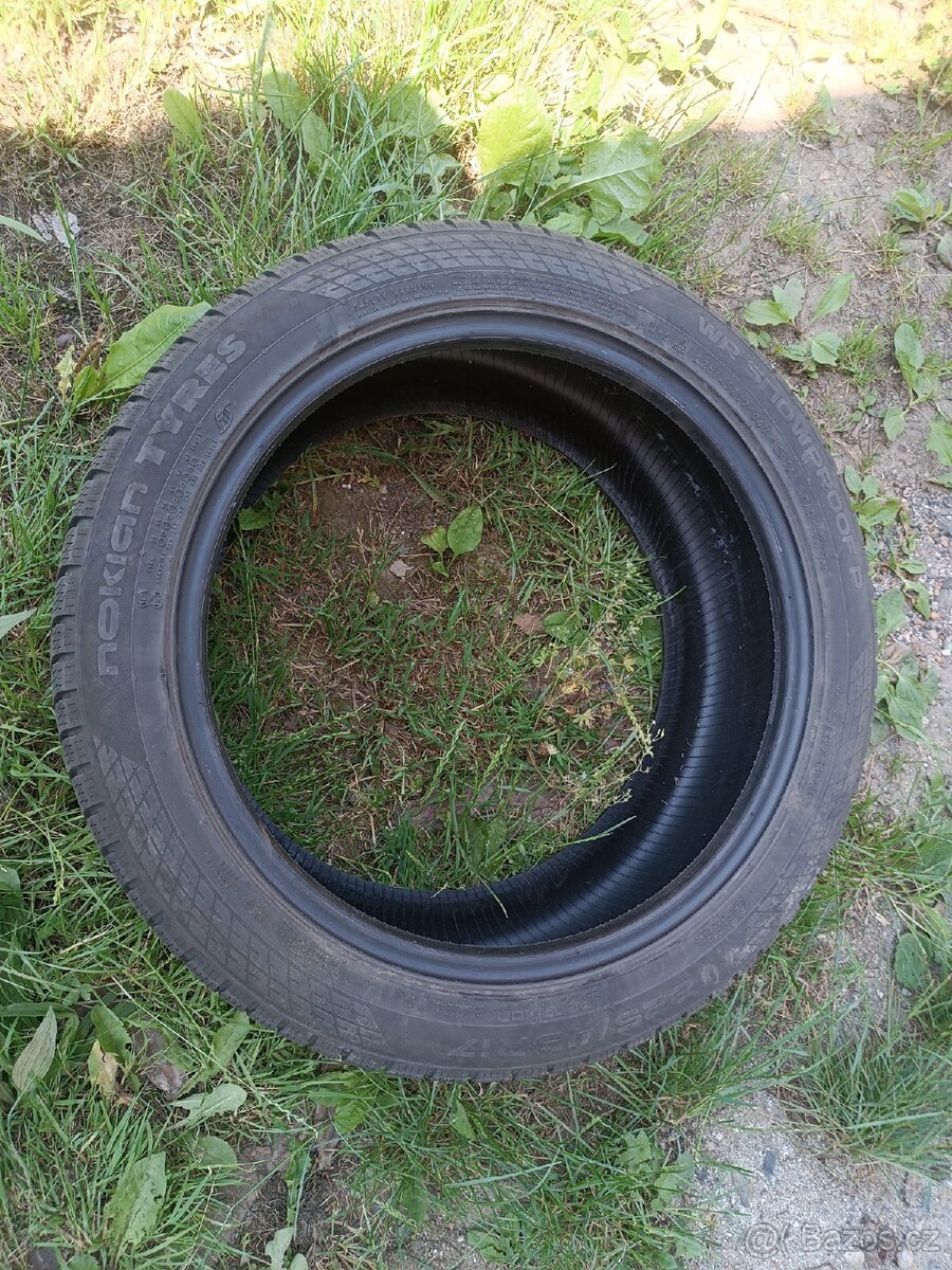 Zimní pneu Nokian 225/45/17 - 2