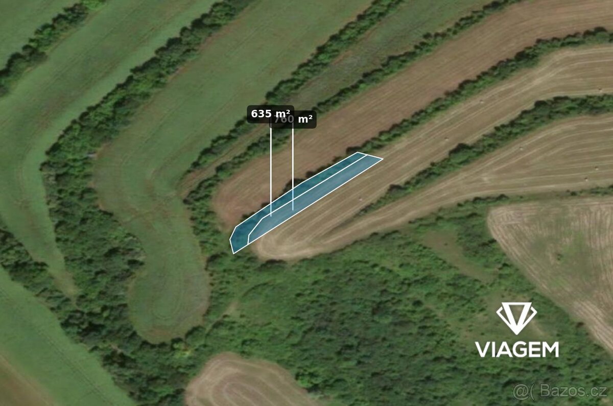 Pole 1 395 m² - 2