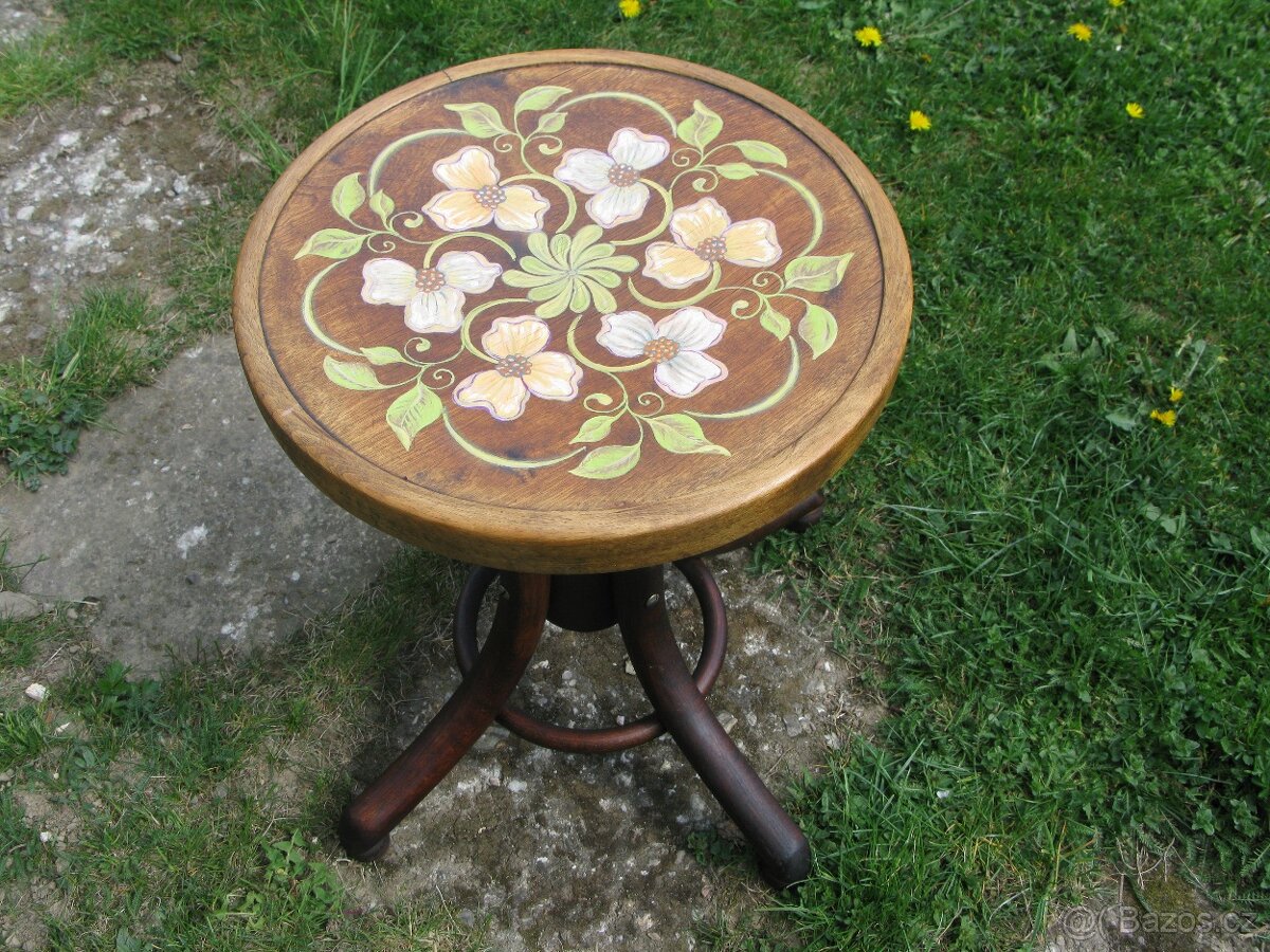 Stolička ke klavíru Thonet - 2