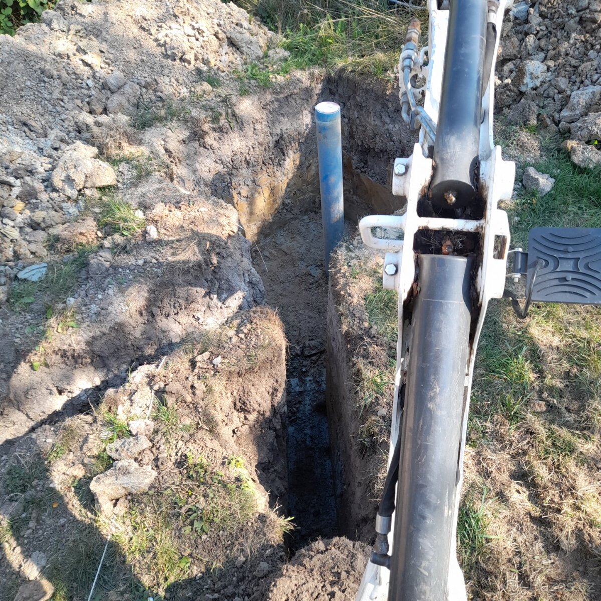 Minibagr,pásový dumper - 2