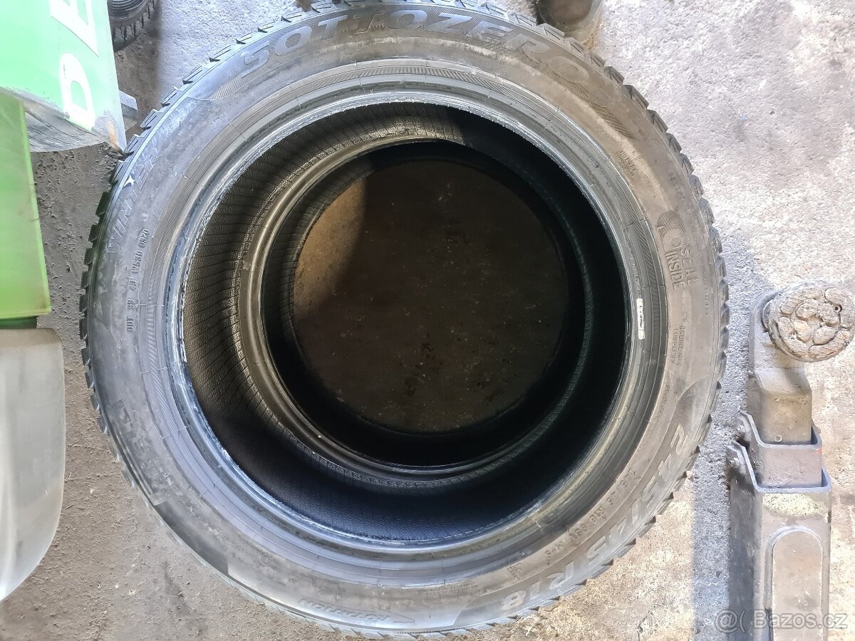 245/45/18 - 2