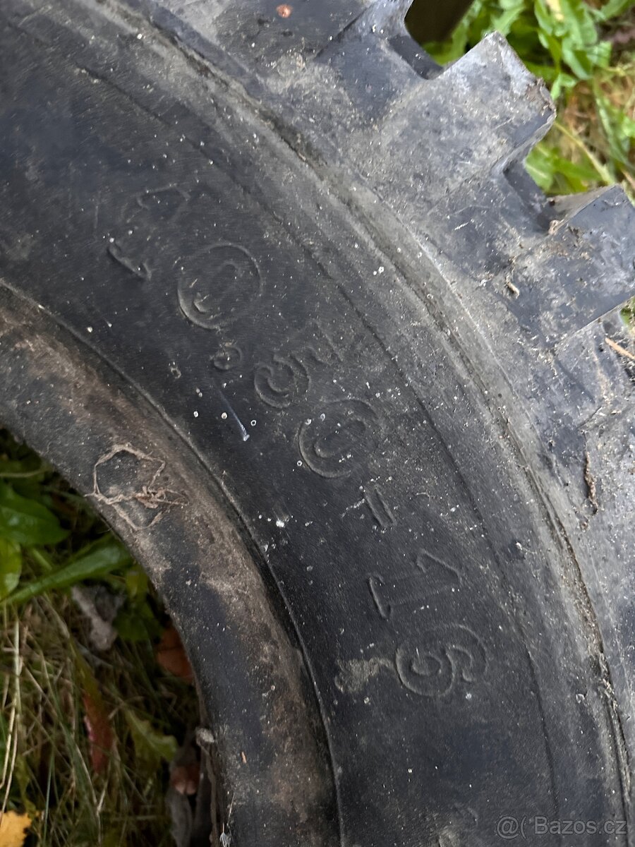 10,50-16 pneu na vlek - 2