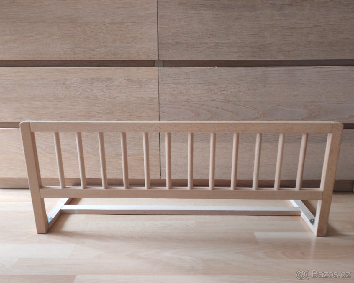 Dřevěná zábrana na postel - 2