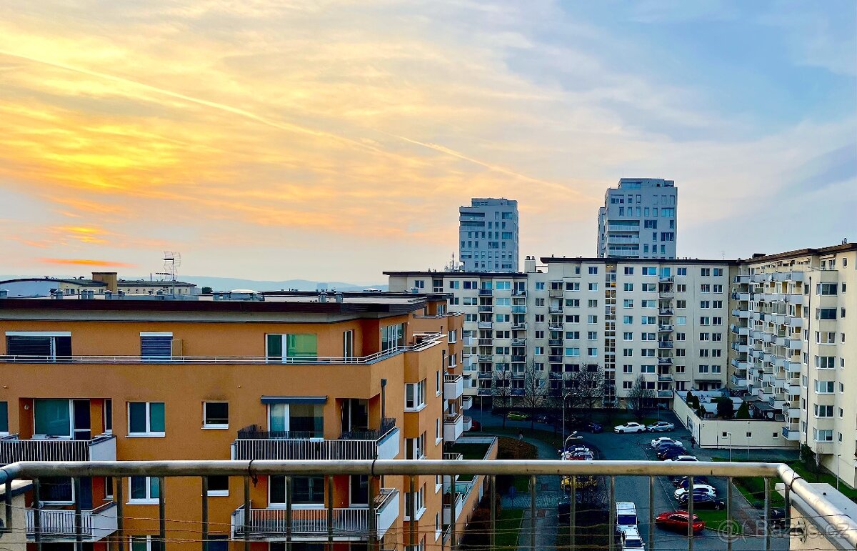 Kompletně zařízený byt 1+kk s terasou Brno Lesná Dusíkova - 2