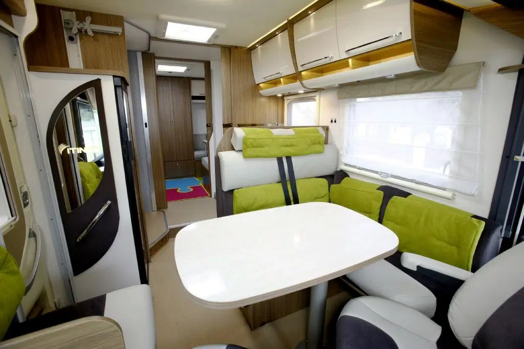 Itineo SLB700, Fiat 109Kw, Automat, 3,5t, 5 jízda / 5 spaní - 2