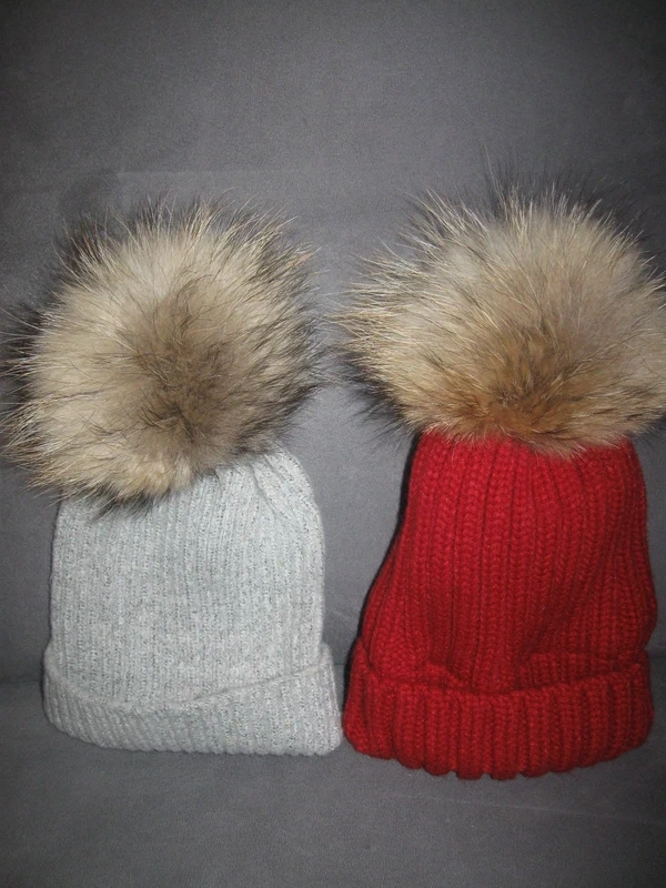 nové zimní čepice s přírodní bambulí mývalovec - 2
