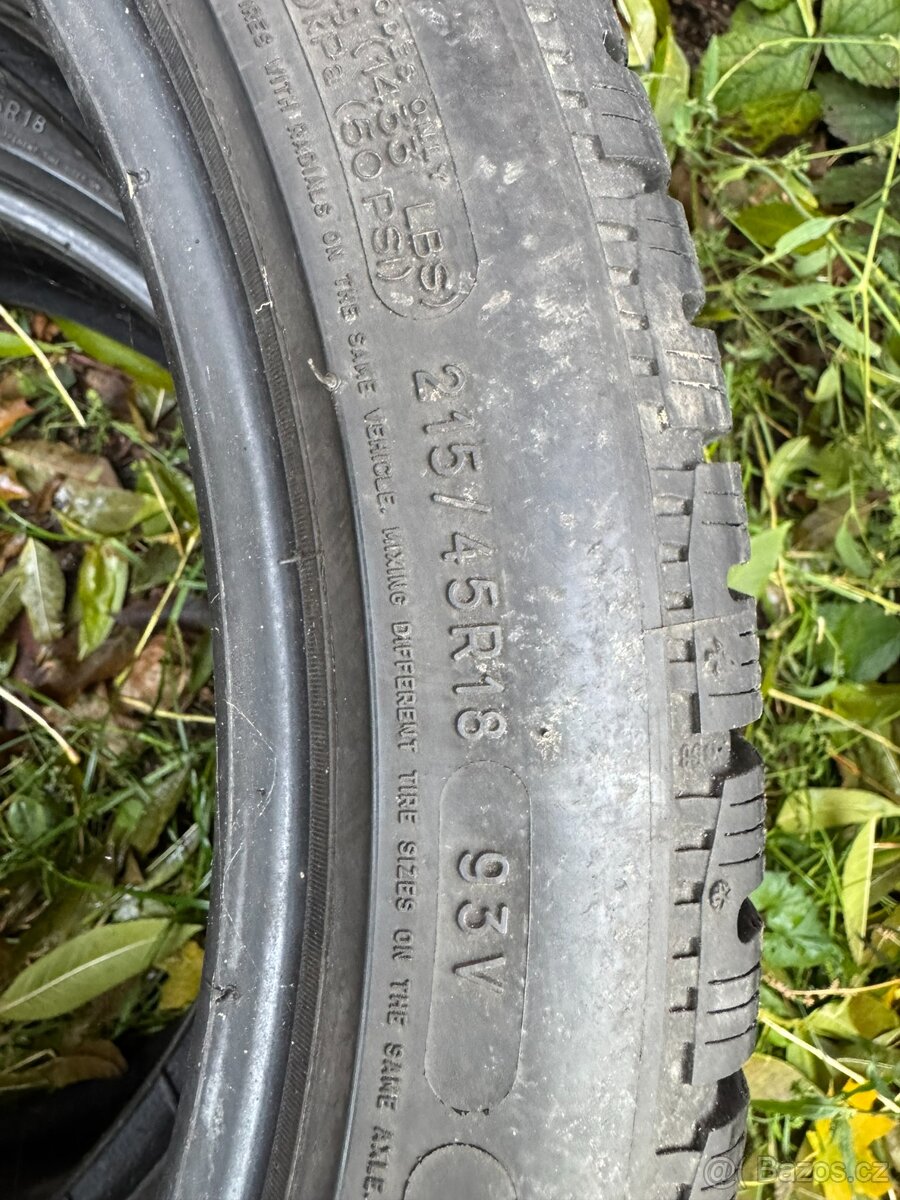 496. 2x zimní pneu michelin 215/45 r18 (cca 6,5 mm) - 2