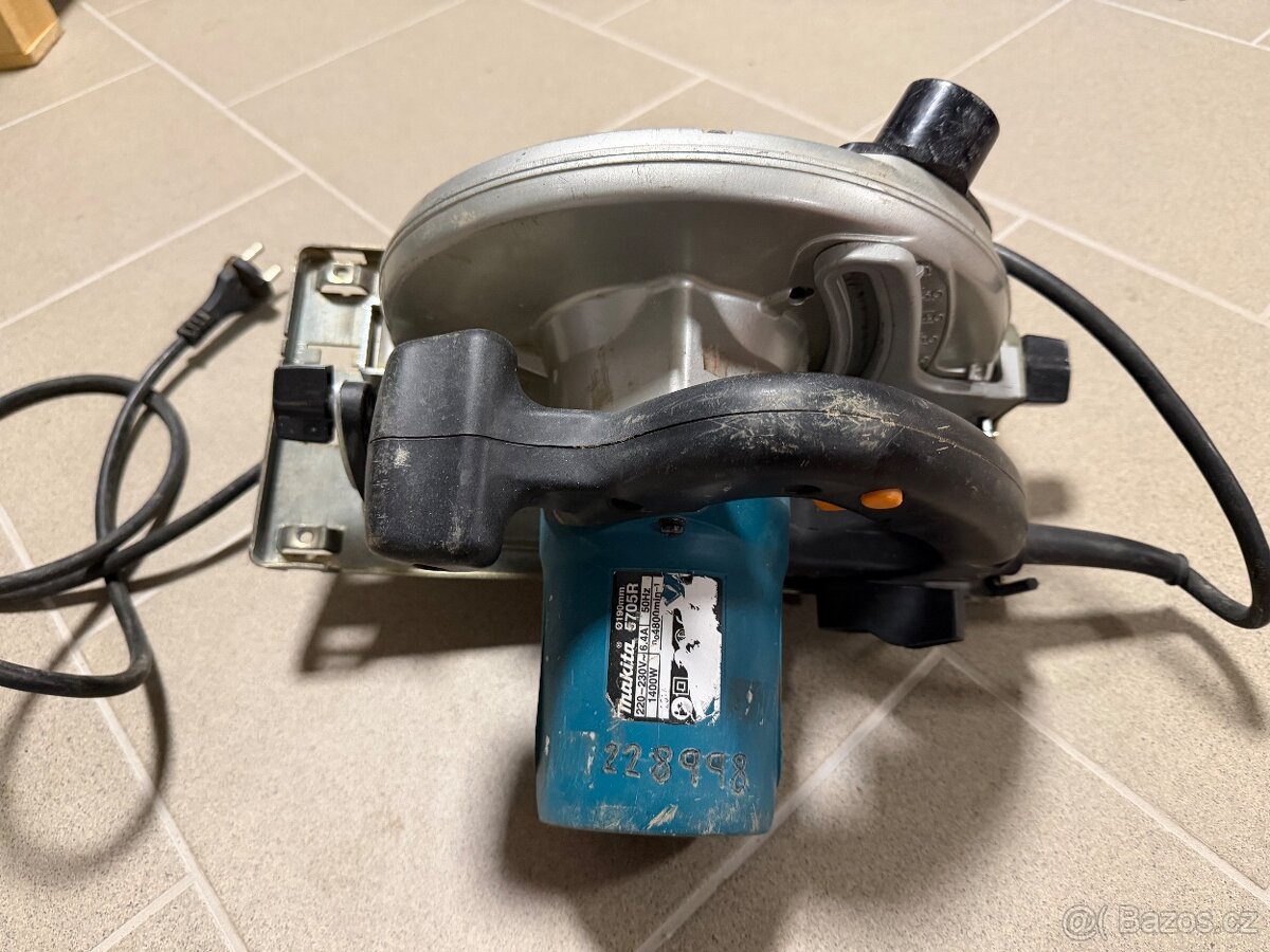 Okružní pila Makita 5705R - 2