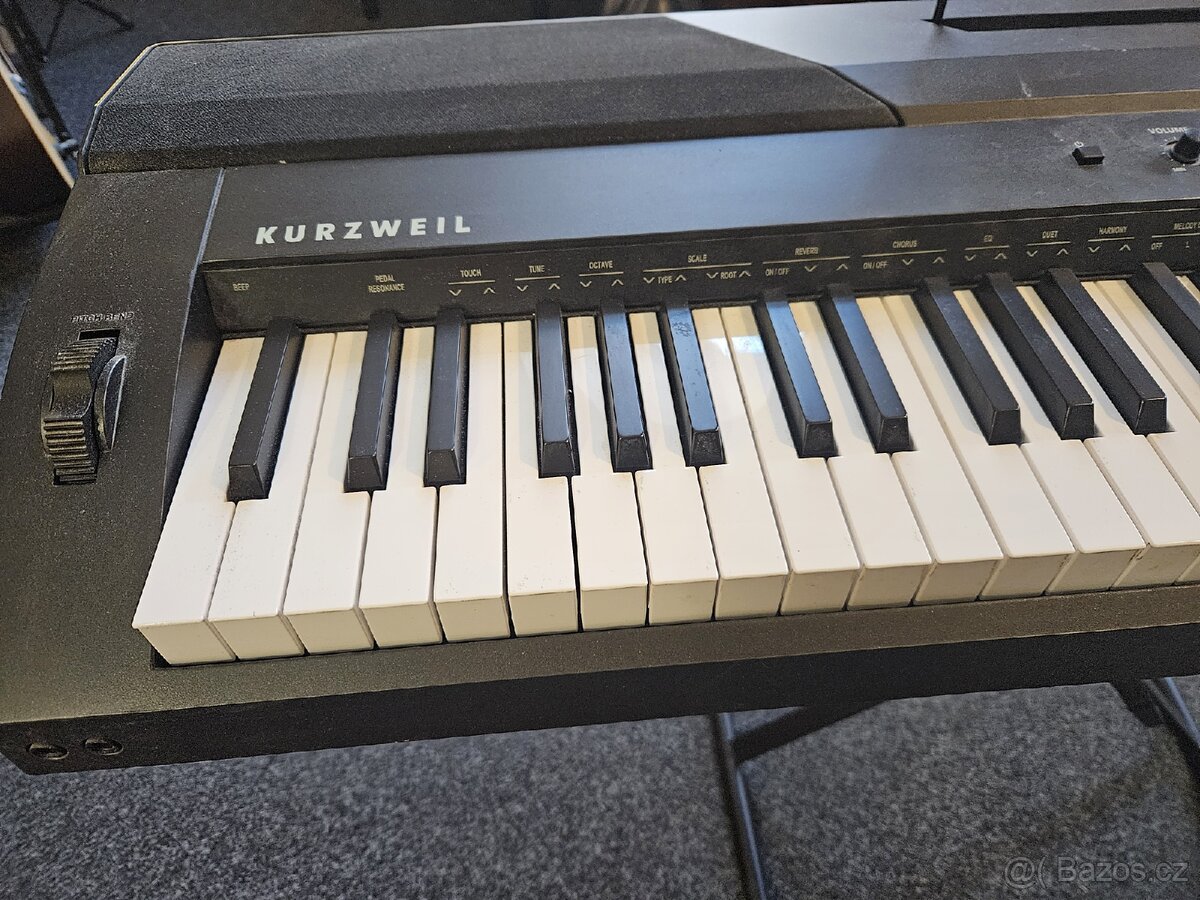 Stage piano Kurzweil KA70 - 2