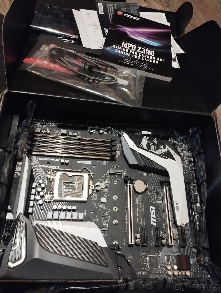 MSI MPG Z390 Gaming Pro Carbon / box - 2