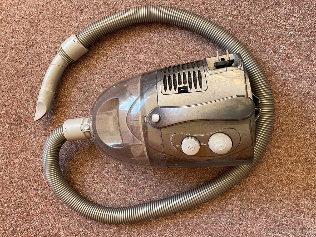 Vysavač Zannusi - 2