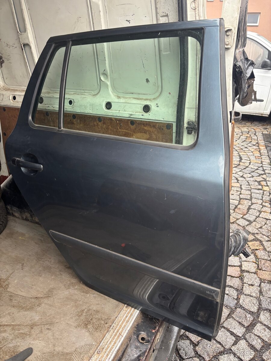 Škoda Octavia 2 - pravé dveře - 2