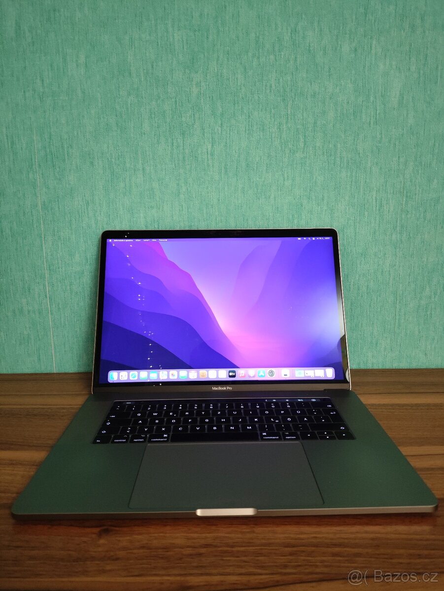 MacBook Pro 15 A1707 | i7 • 16GB • 512GB - 2