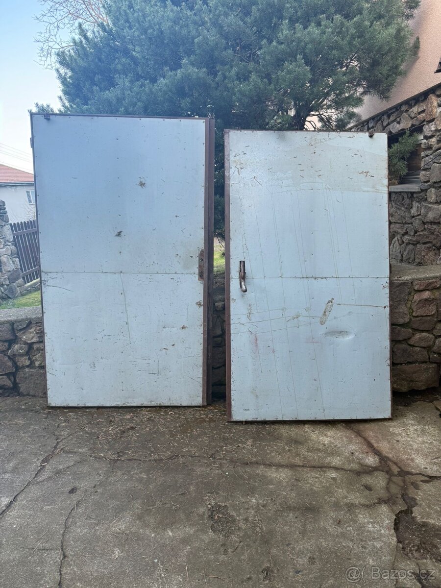 Dvoukřídlá garážová vrata - 2