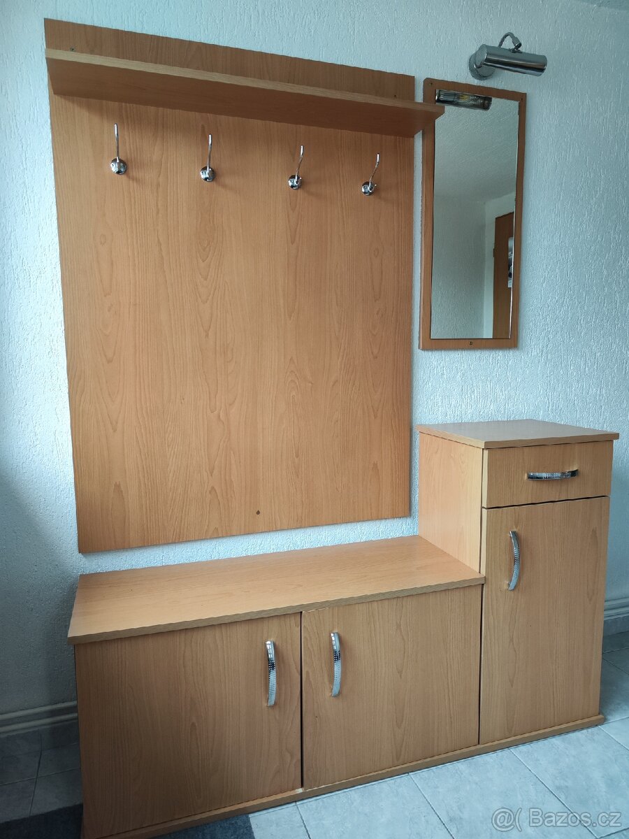 Prodám šatník - 2