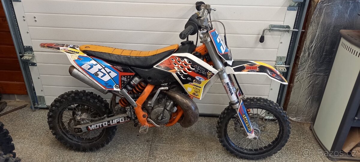 KTM 65 + náhradní díly + oblečení - 2