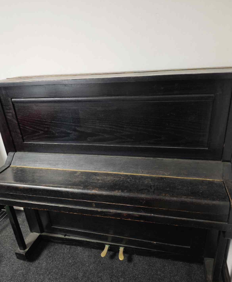 Prodám staré pianino. - 2