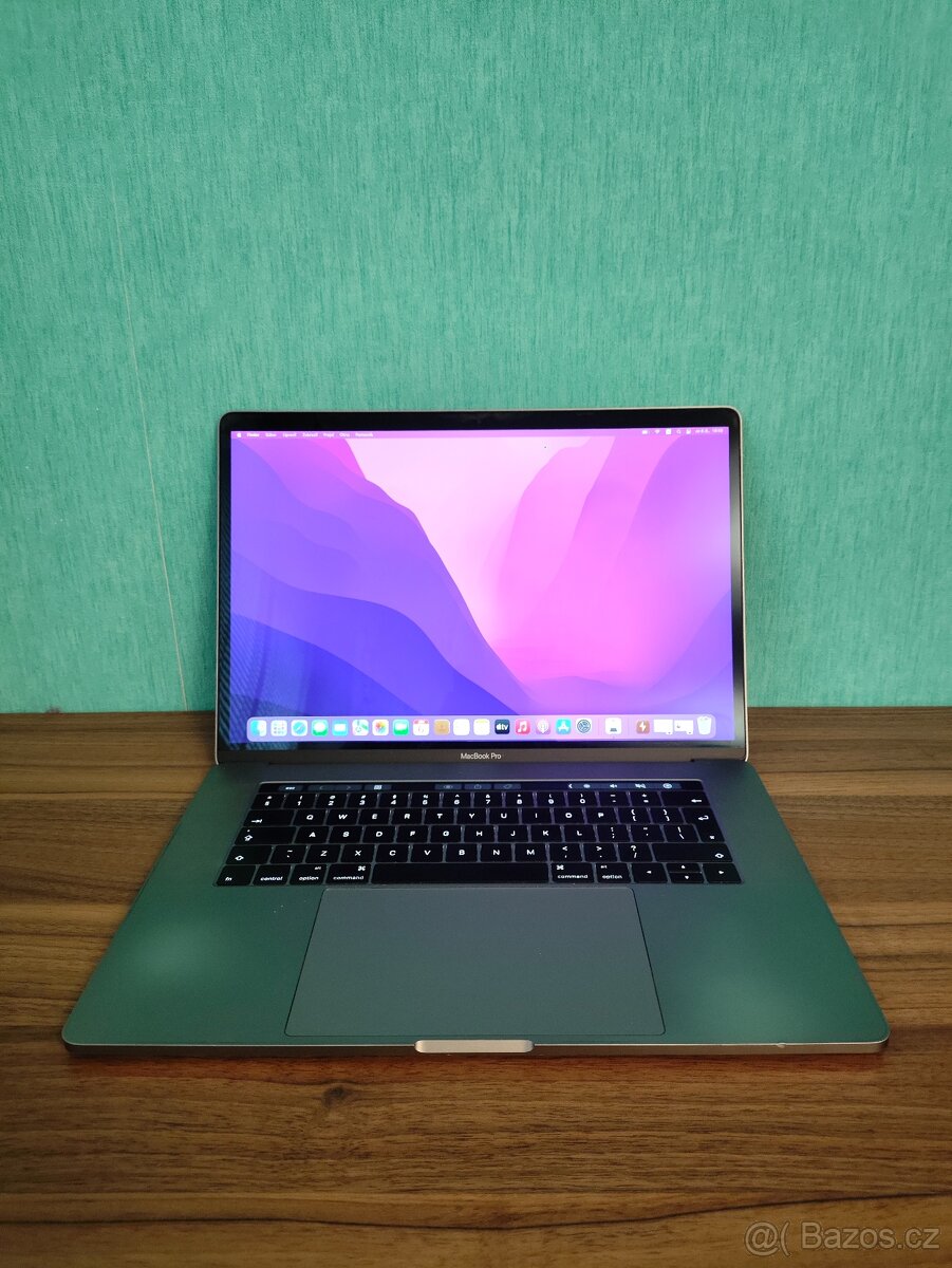 MacBook Pro 15.4" 2017 | i7 • 16GB • 256GB - 2