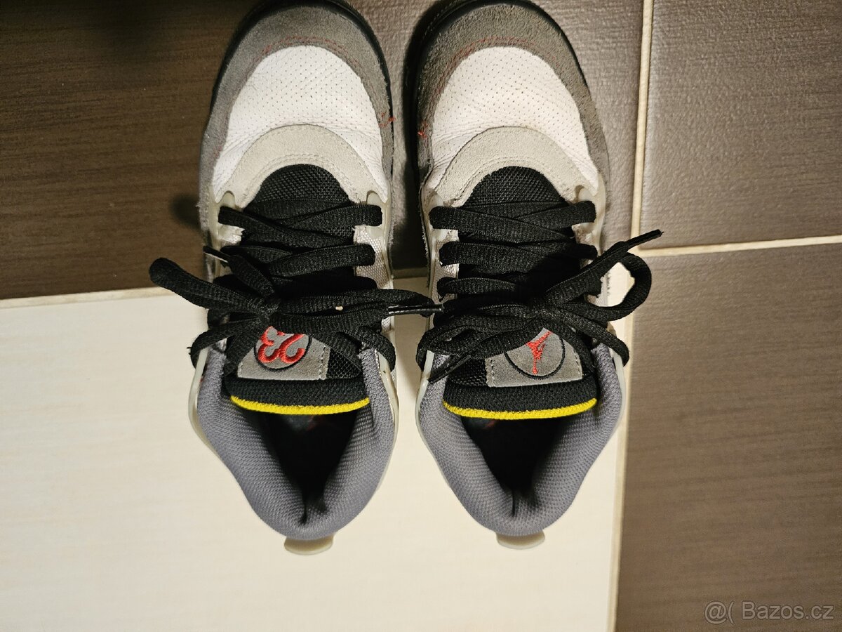 Prodám boty Nike Jordan 4 RM vel. 36 - 2