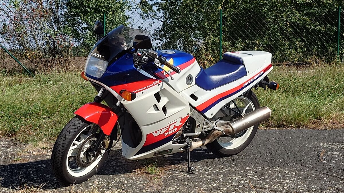 HONDA VFR 750 F RC24 1986 - 2
